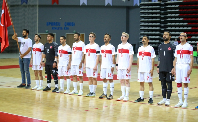 Futsalda Ukrayna'ya malubuz