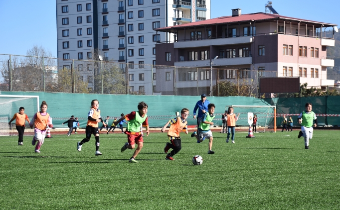 Artvin'de 13. Grassroots Futbol enlii gerekleti