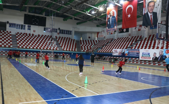 Ar'da kefedilen gen yetenekler, basketbol eitimi alyor