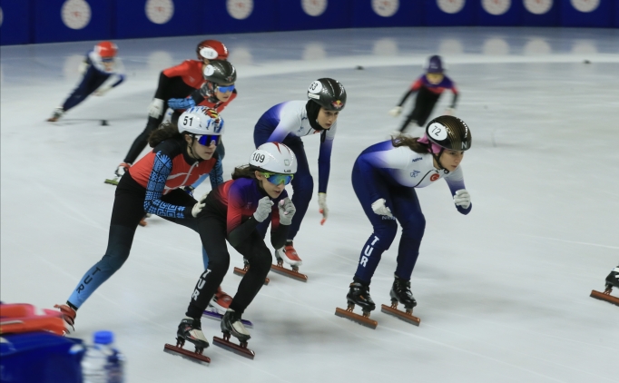 Milli buz patenciler, olimpiyat kotas iin piste kacak