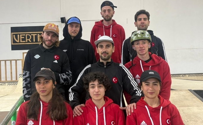 Milli kaykayc�lar, �spanya'da kamp yap�yor