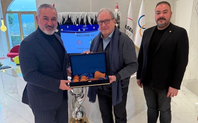 Nahit �ahin, WBSC Ba�kan� Fraccari ile bir araya geldi