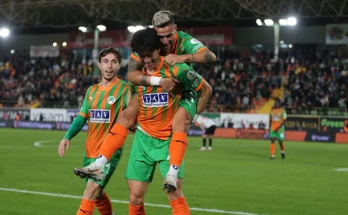 Alanyaspor, Sami Uurlu ile evinde farkl!