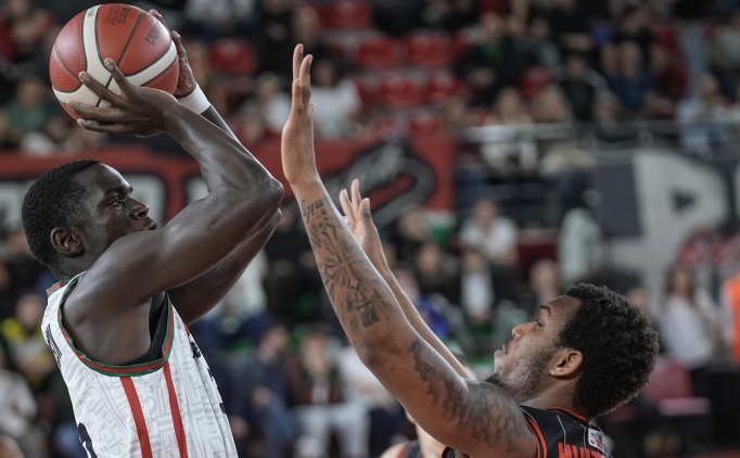 Kar��yaka Anadolu Efes deplasman�nda