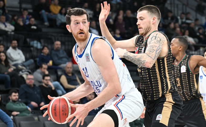 Anadolu Efes, Karyaka'y 3 say farkla yendi!