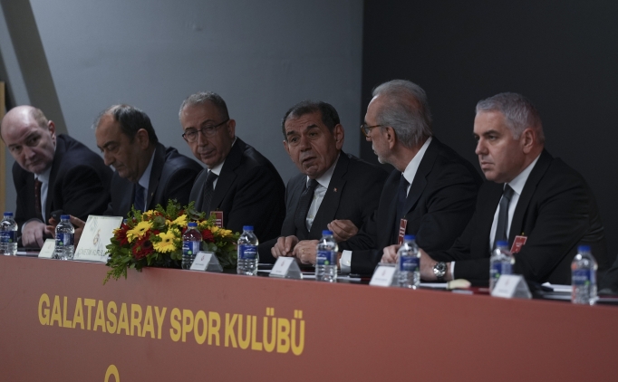 Galatasaray'da divan kurulu toplan�yor!