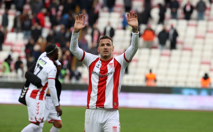 Sivasspor'da Rey Manaj, Kasmpaa manda yok