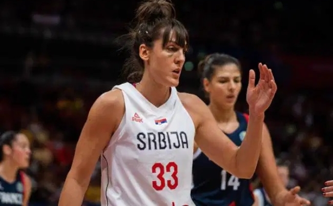 Beikta Kadn Basketbol Takm'na tecrbeli pivot