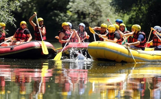 Mula'da dzenlenen rafting kamp sona erdi