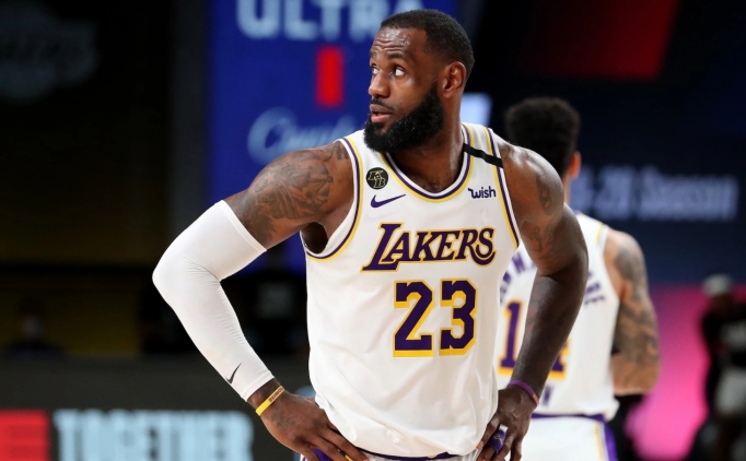 LeBron James, 2 yl iin 104 milyon dolara Lakers'ta kald!