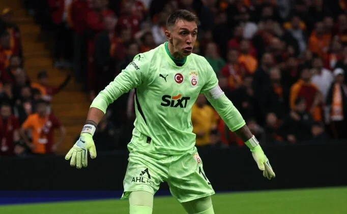 Fernando Muslera'dan derbi sonras ayrlk sorusuna cevap