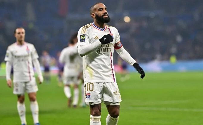 Beikta'tan Lacazette ata!