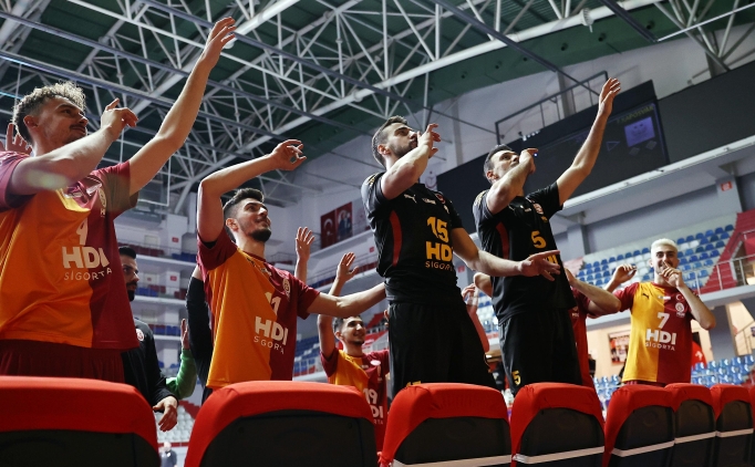 Galatasaray HDI Sigorta, CEV Kupas'nda Fino Kaposvar' eledi