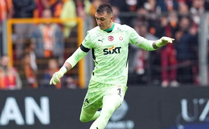 Muslera'dan Mourinho'ya: 'stemiyorsa gidebilir!'