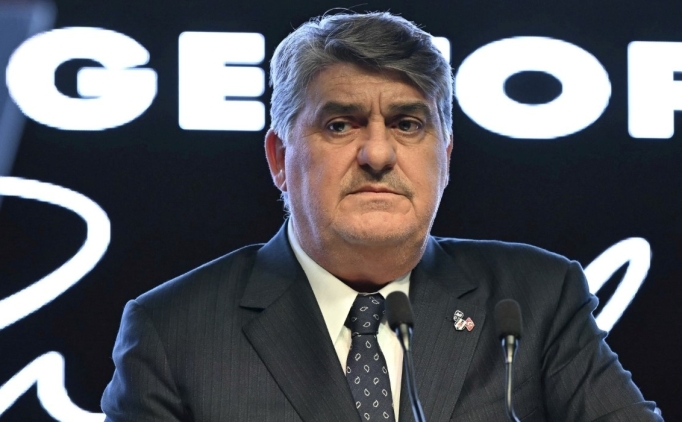 Serdal Adal�'dan derbi galibiyeti sonras� payla��m