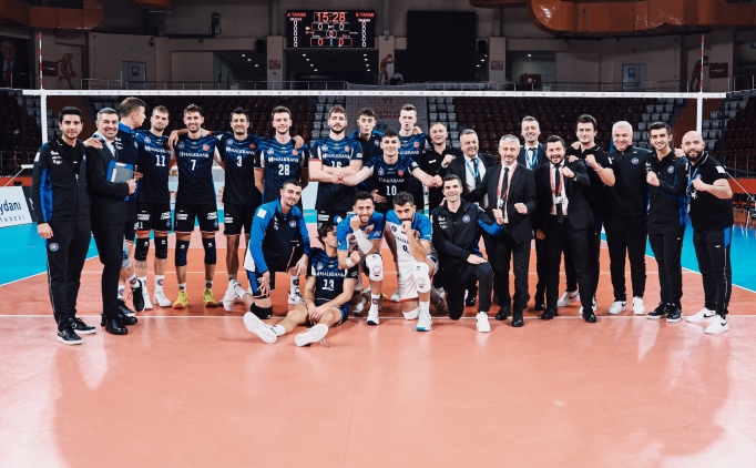 Halkbank deplasmanda set vermeden kazand