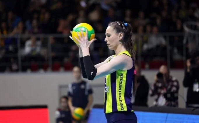 Fenerbah�e'den Eda Erdem heykeli a��klamas�!