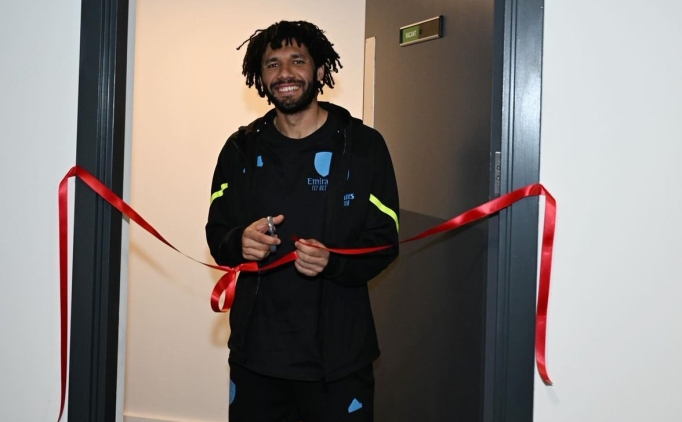 Elneny'den Emirates Stadyumu'nda anlaml hareket!