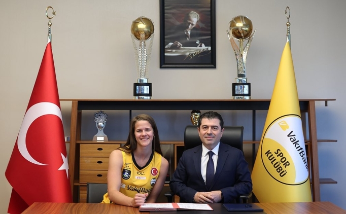 Vak�fBank, Kiera Van Ryk'� renklerine ba�lad�