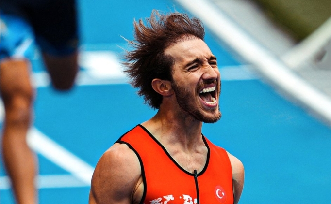 Berke Ak�am, 400 metre engelli finalinde be�inci