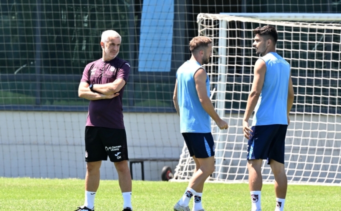 �nder Karaveli, takdir toplad�