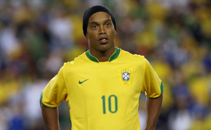 Ronaldinho'dan Brezilya Milli Takm'na sert eletiri!