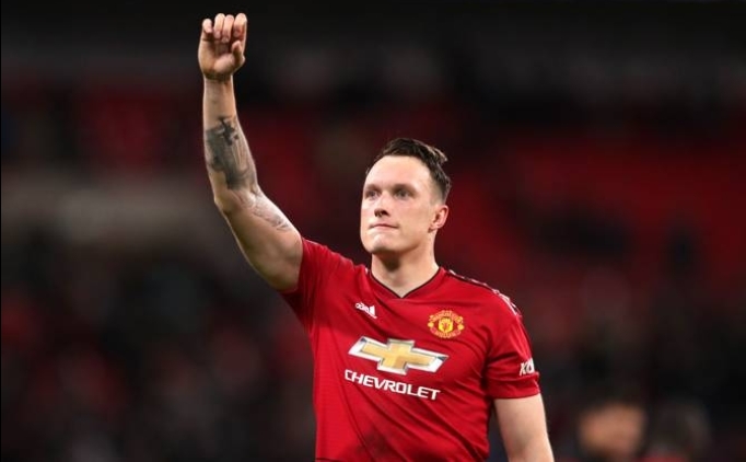 Phil Jones, 32 yanda futbola veda etti