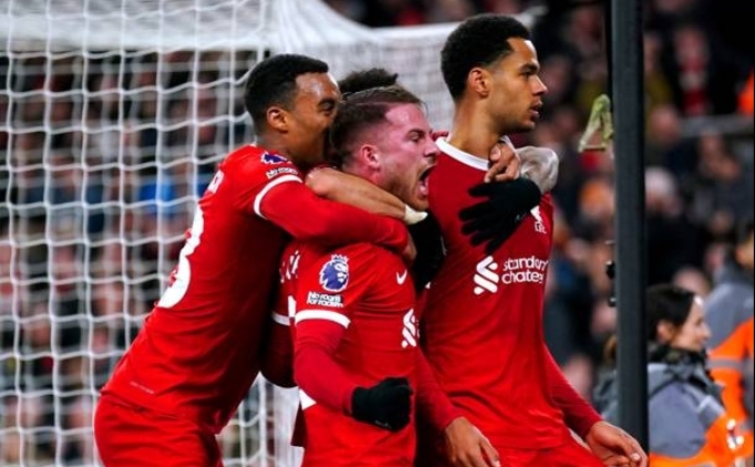 Liverpool evinde Luton'a gol oldu yad