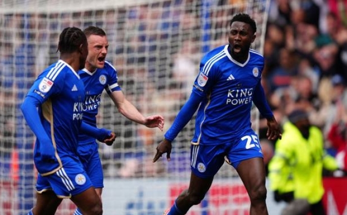 Leicester City evinde kazand, liderlii ald