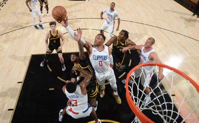 NBA'de Clippers, Warriors' son eyrekteki temposuyla geti