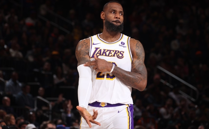 LeBron, Lakers ile 'ok yll bir kontrata hazrlanyor'