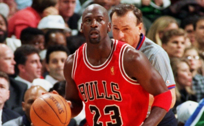 Michael Jordan'n 1997 sezonu formas, 4,68 milyon dolara satld