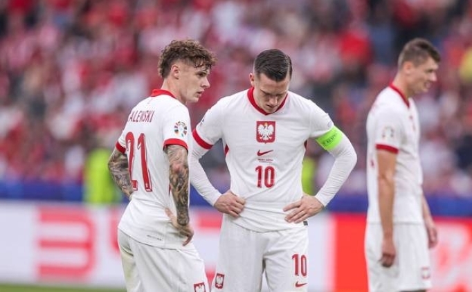 Polonya, Zalewski ve Zielinski'ye ate pskrd