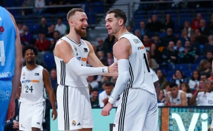 Real Madrid, Paris Basket'i liderlikten etti