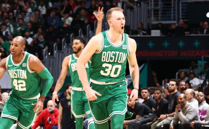 Boston, Sam Hauser' 45 milyon dolara tutuyor