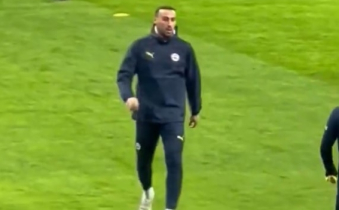 Dolmabahe'de Cenk Tosun'a tepki