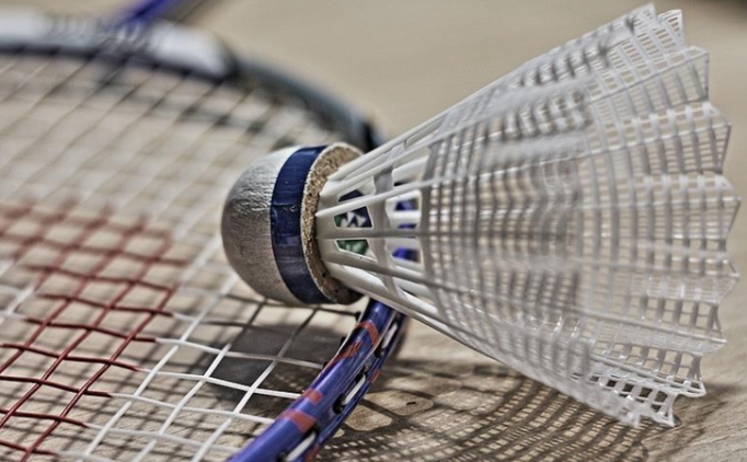 Badmintonda alt�n madalya geldi