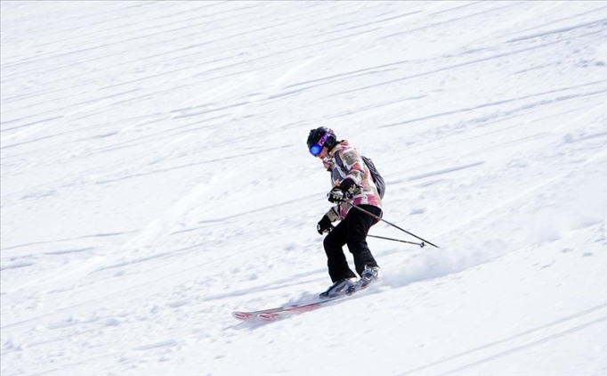 Kayakseverler adrenalinin zirvesini Erciyes'teki Ottoman pistinde ya��yor