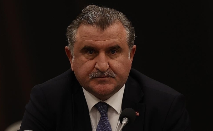 Bakan Bak'tan Paralimpik sporculara ba�ar� dile�i