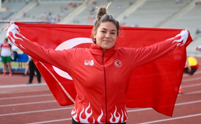 �zlem Becerek ve Alperen Acet, �spanya'daki birinci oldu