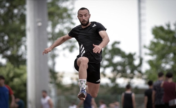 Necati Er, Yunanistan'da birinci oldu