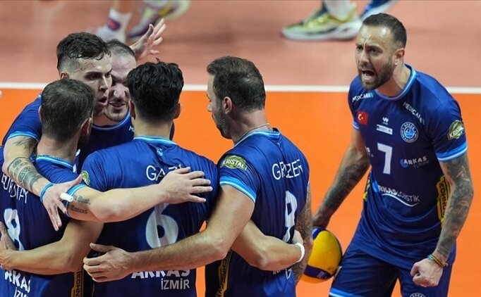 Arkas Spor lidere kar��