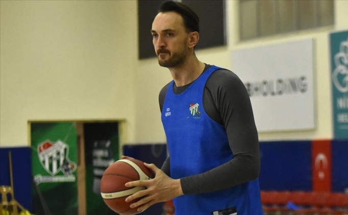 Semih Erden, basketboldan kopmak istemiyor