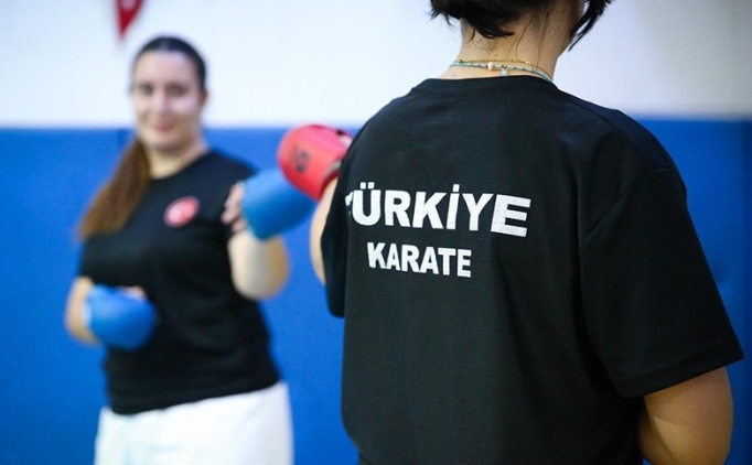 Antren�r baban�n karateci k�zlar� m�sabakalara birlikte haz�rlan�yor