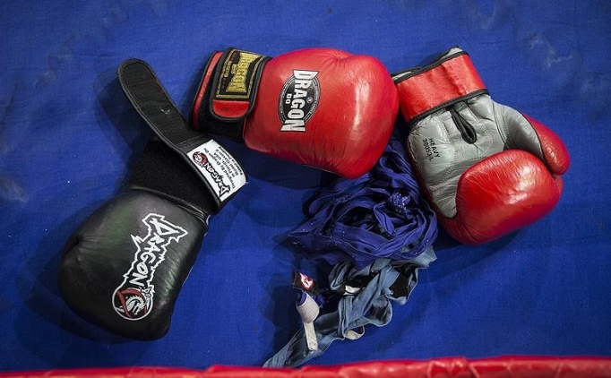 �zmir'deki �st Minik Erkekler ve Kad�nlar T�rkiye Boks �ampiyonas� tamamland�