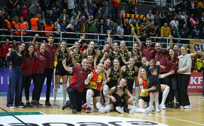 Voleybolda gzler zmir derbisinde