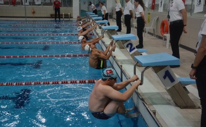 Trkiye zel Sporcular Yzme ampiyonas Antalya'da yapld