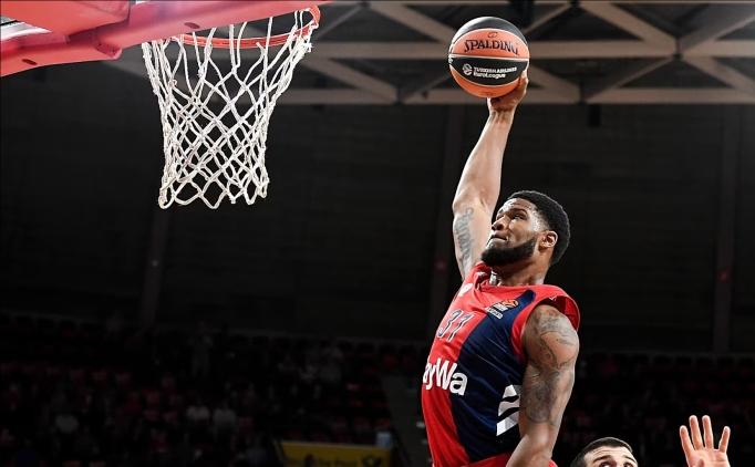 Olympiakos'ta g�ndem Devin Booker