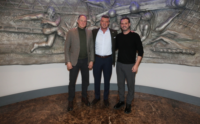 Fenerbah�e, voleybol �ube teknik direkt�r�n� a��klad�!