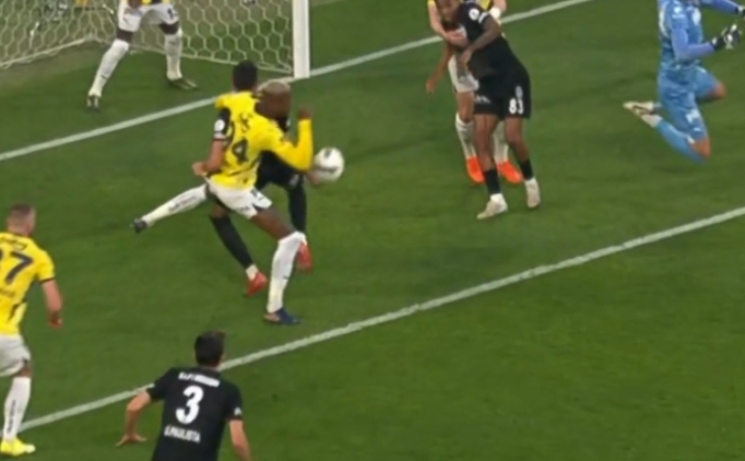 Fenerbah�e - Be�ikta� derbisinde penalt� karar�